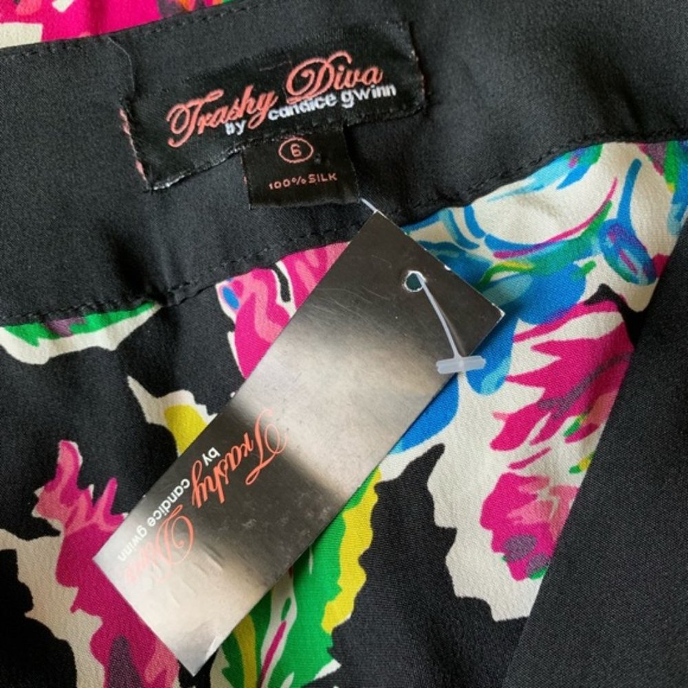 Trashy Diva Black Floral V-Neck Dress - Picture 6 of 7
